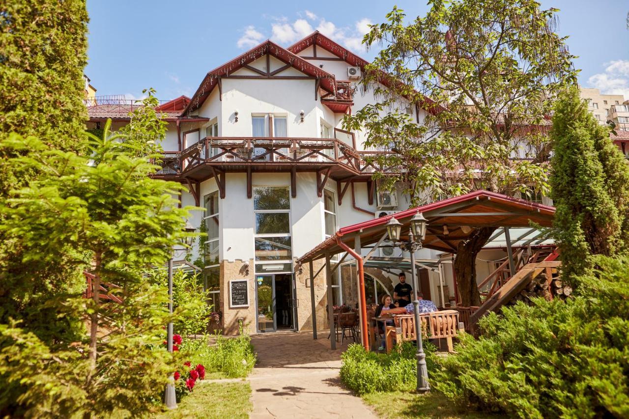 Zdybanka Hotel Sumy Exterior photo